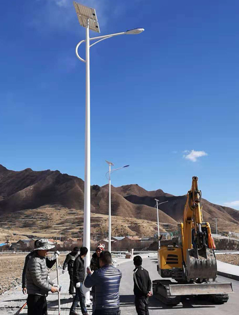 甘南碌曲10米巴楚太阳能路灯项目