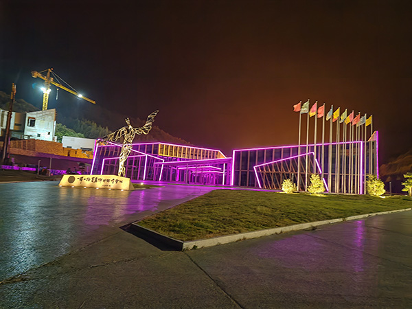 城市亮化是现代城市建设的重要组成部分,它不仅可以美化城市的夜景,还能提升城市的整体形象。随着科技的不断进步,城市亮化也得到了更多的关注和创新。本文将介绍一些关于城市亮化的创意和技术,帮助读者了解城市亮化的重要性以及如何进行巴楚城市亮化的规划和实施。 城市亮化是现代城市建设的重要组成部分,它不仅可以美化城市的夜景,还能提升城市的整体形象。随着科技的不断进步,城市亮化也得到了更多的关注和创新。本文将介绍一些关于城市亮化的创意和技术,帮助读者了解巴楚城市亮化的重要性以及如何进行巴楚城市亮化的规划和实施。