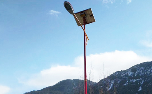 巴楚如何选择高质量的太阳能路灯材料：全方位指南